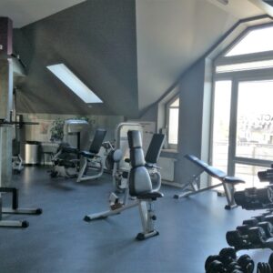 Posadzki sportowe i nawierzchnie gumowe