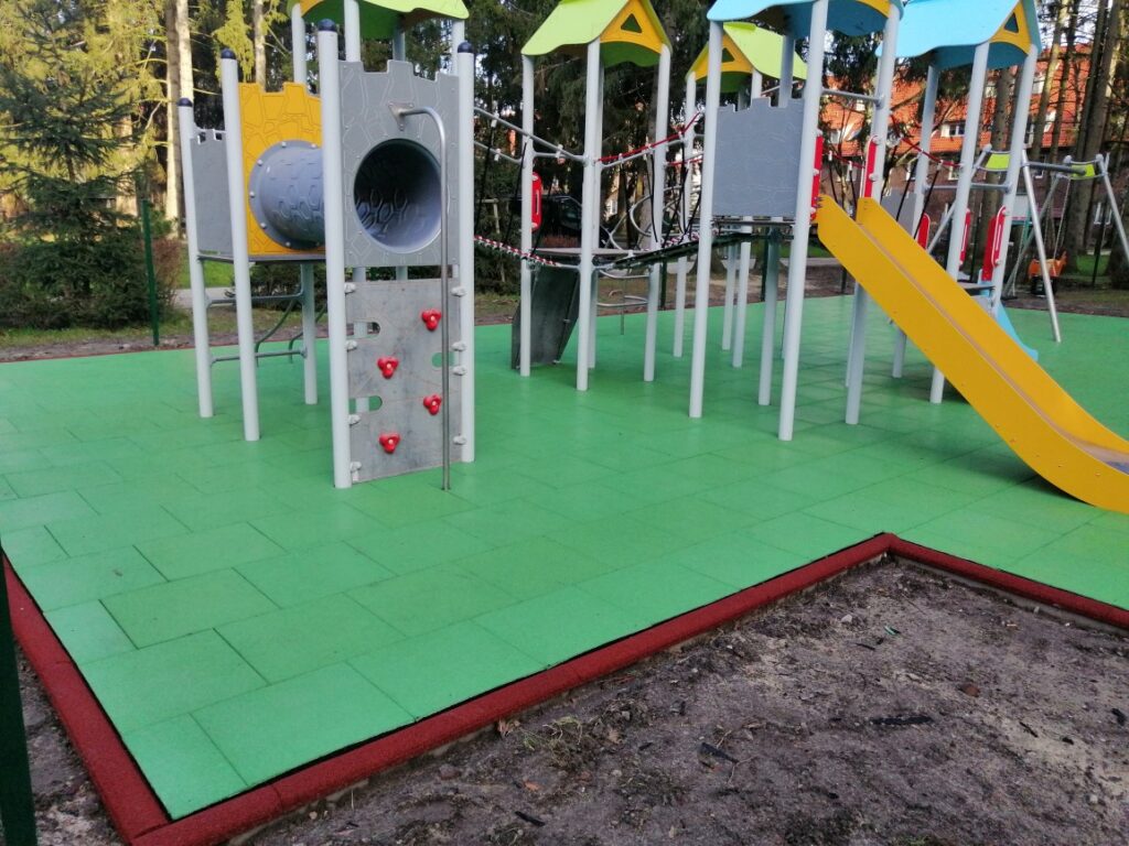 plac zabaw 4