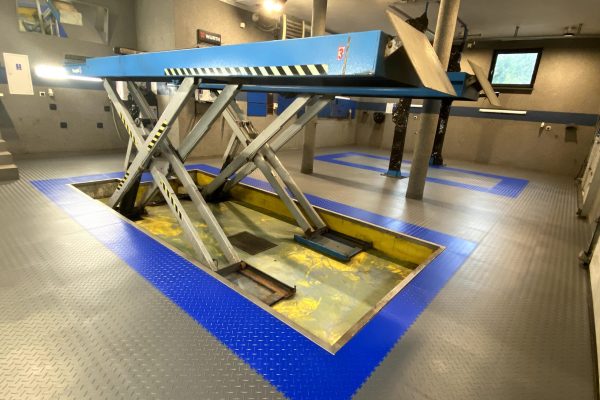 Car workshop - PVC plate
